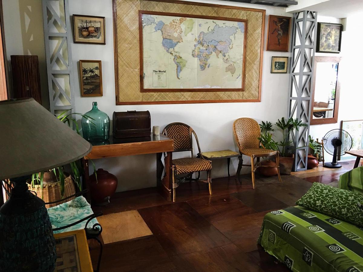 Humble Hut Hostel Манила Экстерьер фото