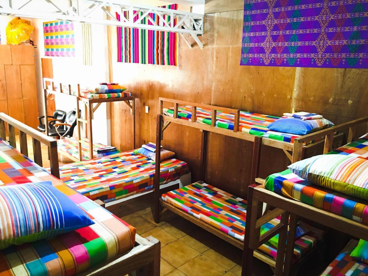 Humble Hut Hostel Манила Экстерьер фото