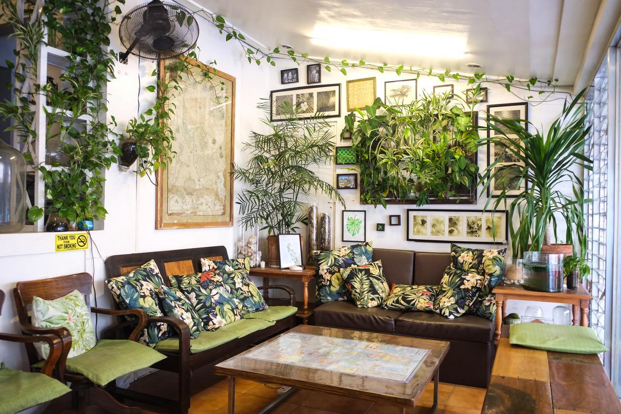 Humble Hut Hostel Манила Экстерьер фото