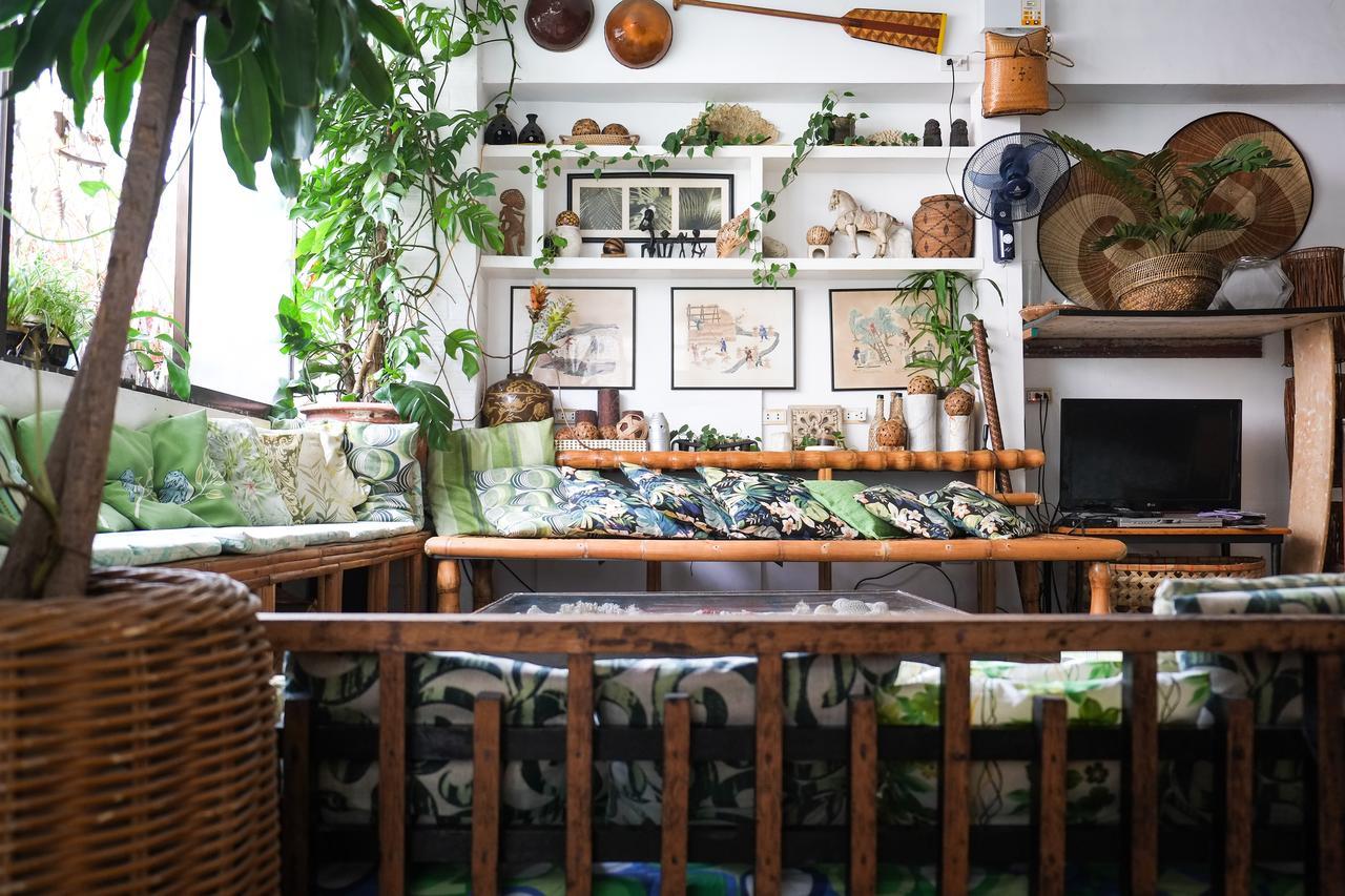Humble Hut Hostel Манила Экстерьер фото