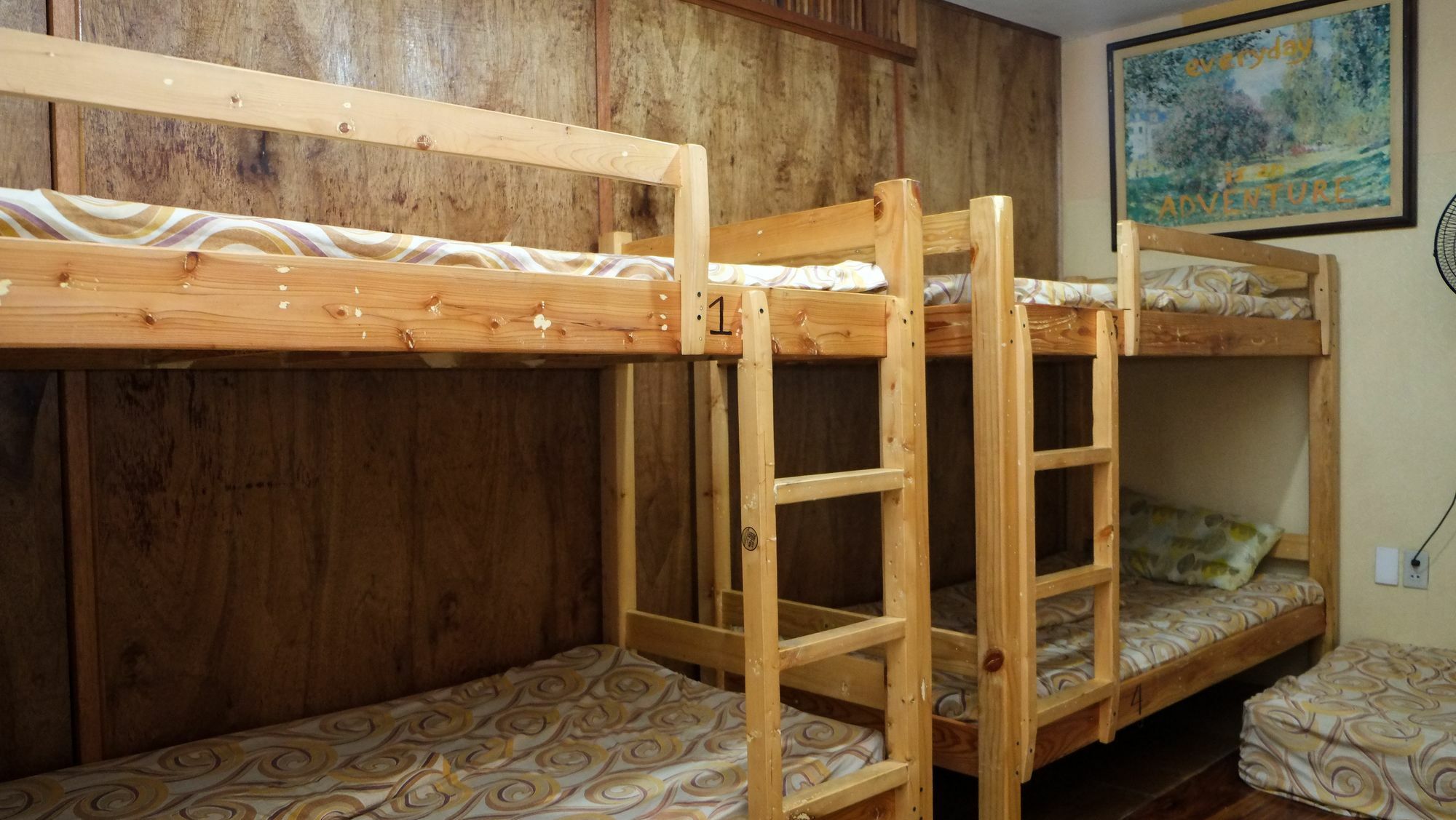 Humble Hut Hostel Манила Экстерьер фото