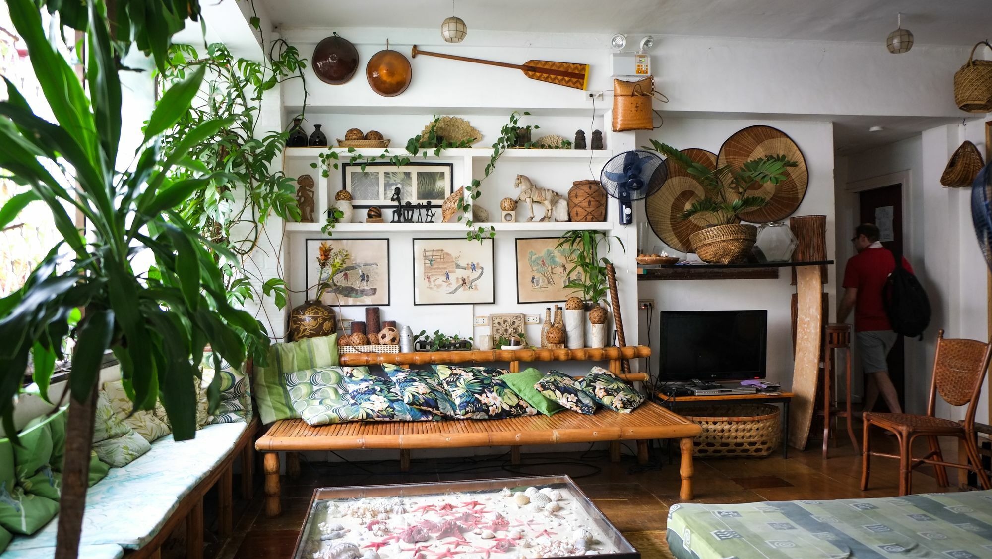 Humble Hut Hostel Манила Экстерьер фото